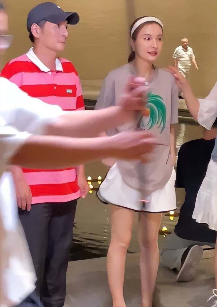 何炅不避讳,谢娜上浪姐,维嘉吴昕合体,《快本》停播原因清晰了_节目
