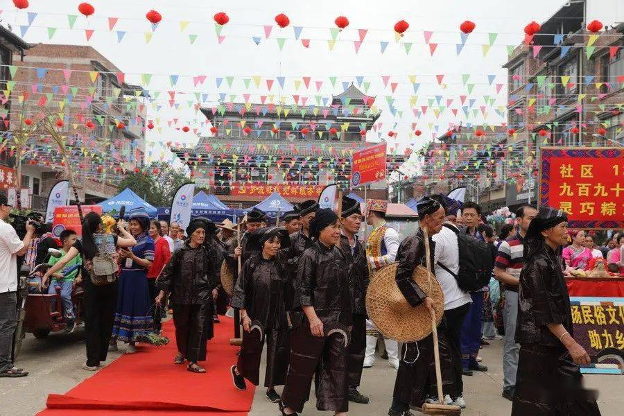 罗波镇:骆越风情吸引八方游客【爱掌上武鸣】_活动_民俗_方阵