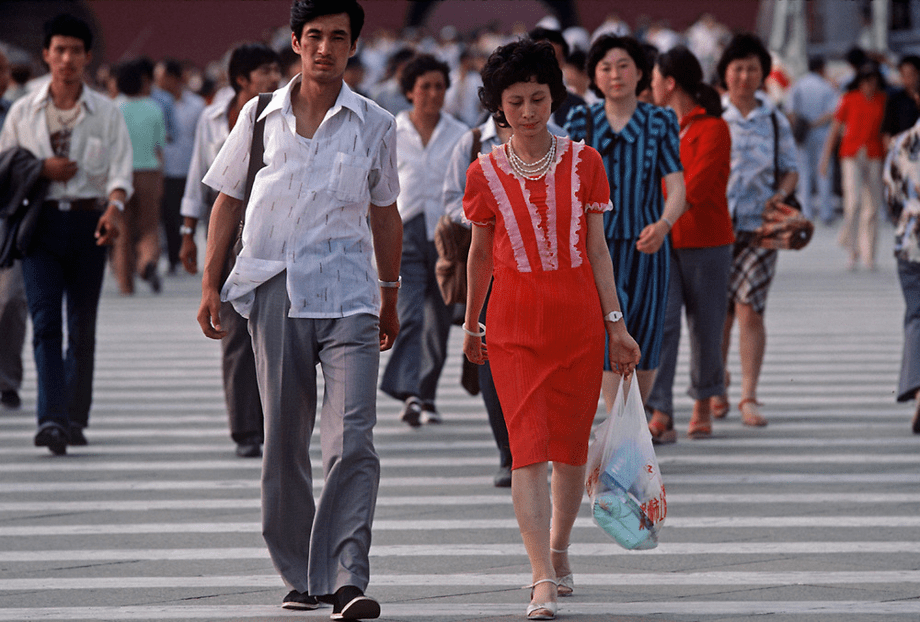 80年代的中国,街头的时尚穿搭 