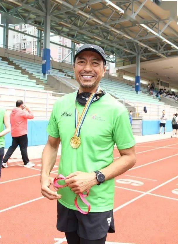 姜皓文蒙眼跑惊到慌 奶茶饮到碌地考演技_因为_观众_感觉