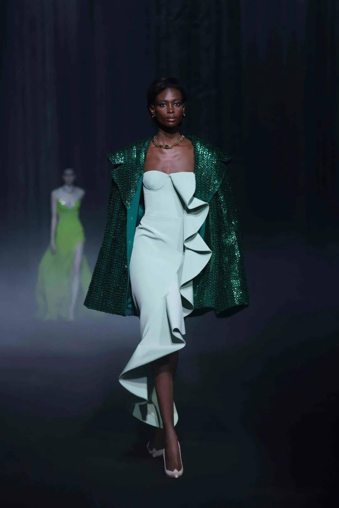 秀场| georges hobeika 2023 秋冬成衣系列_趋势_星标_戏剧性