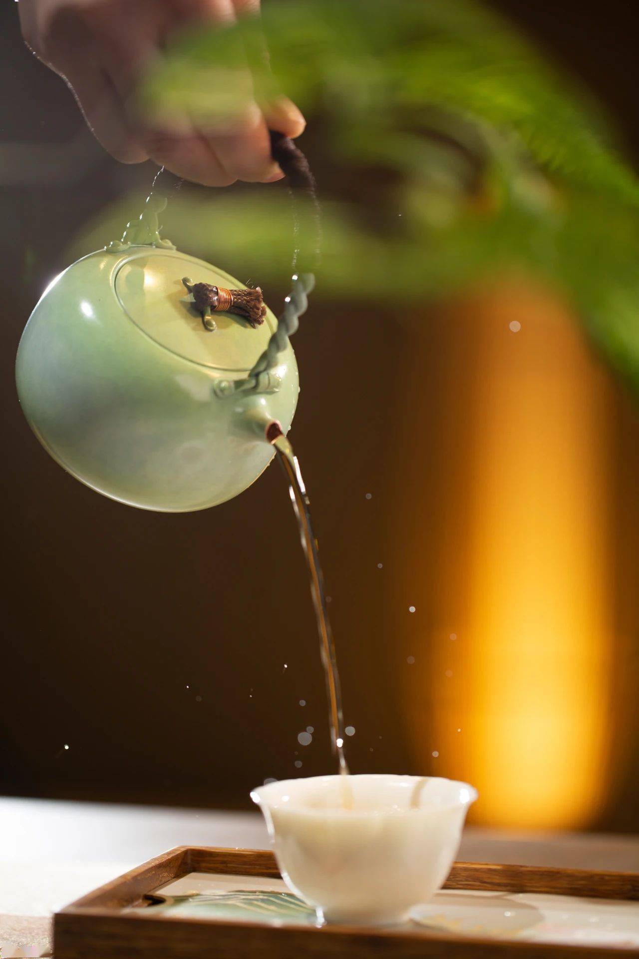 赏春饮茶,才是春天的正确打开方式_生活_铜器_铜壶