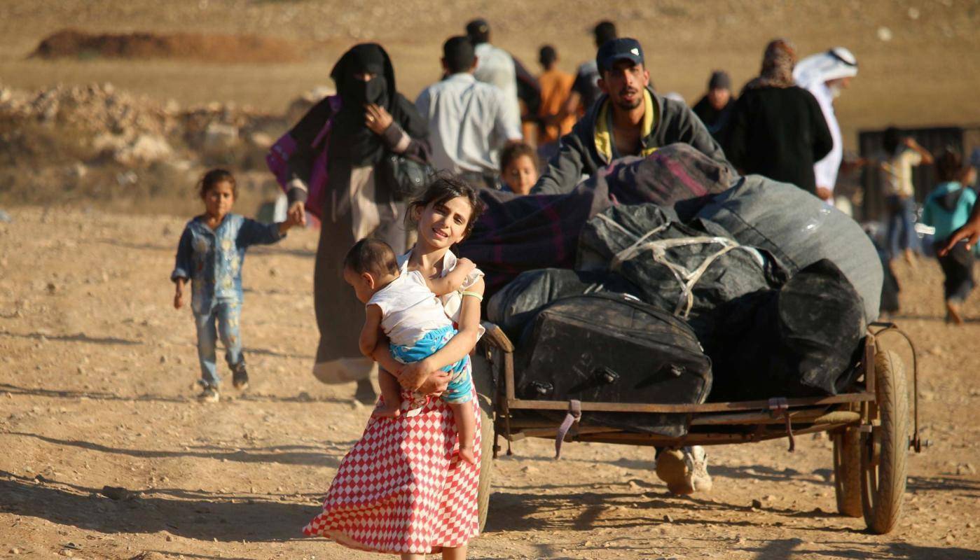 叙利亚的少女明码标价任人挑选,当地人民痛哭:我们做错了什么?