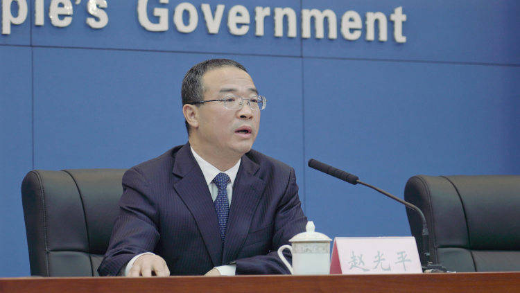 "中共重庆市万州区委常委,区人民政府常务副区长,新闻发言人赵光平