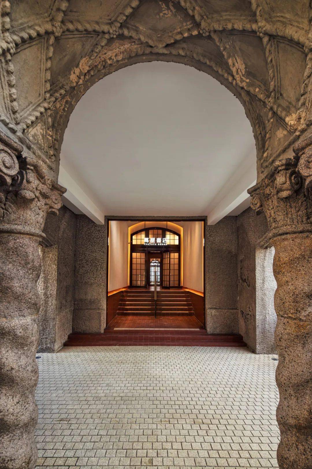 申爱阅读在书店|上海上生新所 茑屋书店:在百年老建筑中,感受艺术与