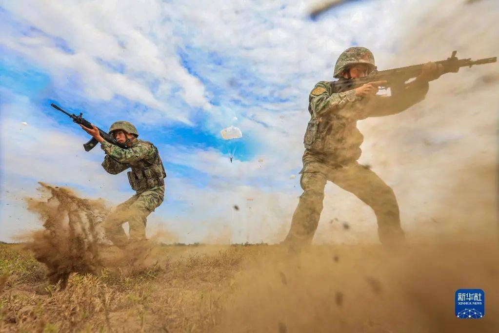 霹雳尖兵淬炼胜战刀锋——记新征程上的"南京路上好八连"_训练_小队