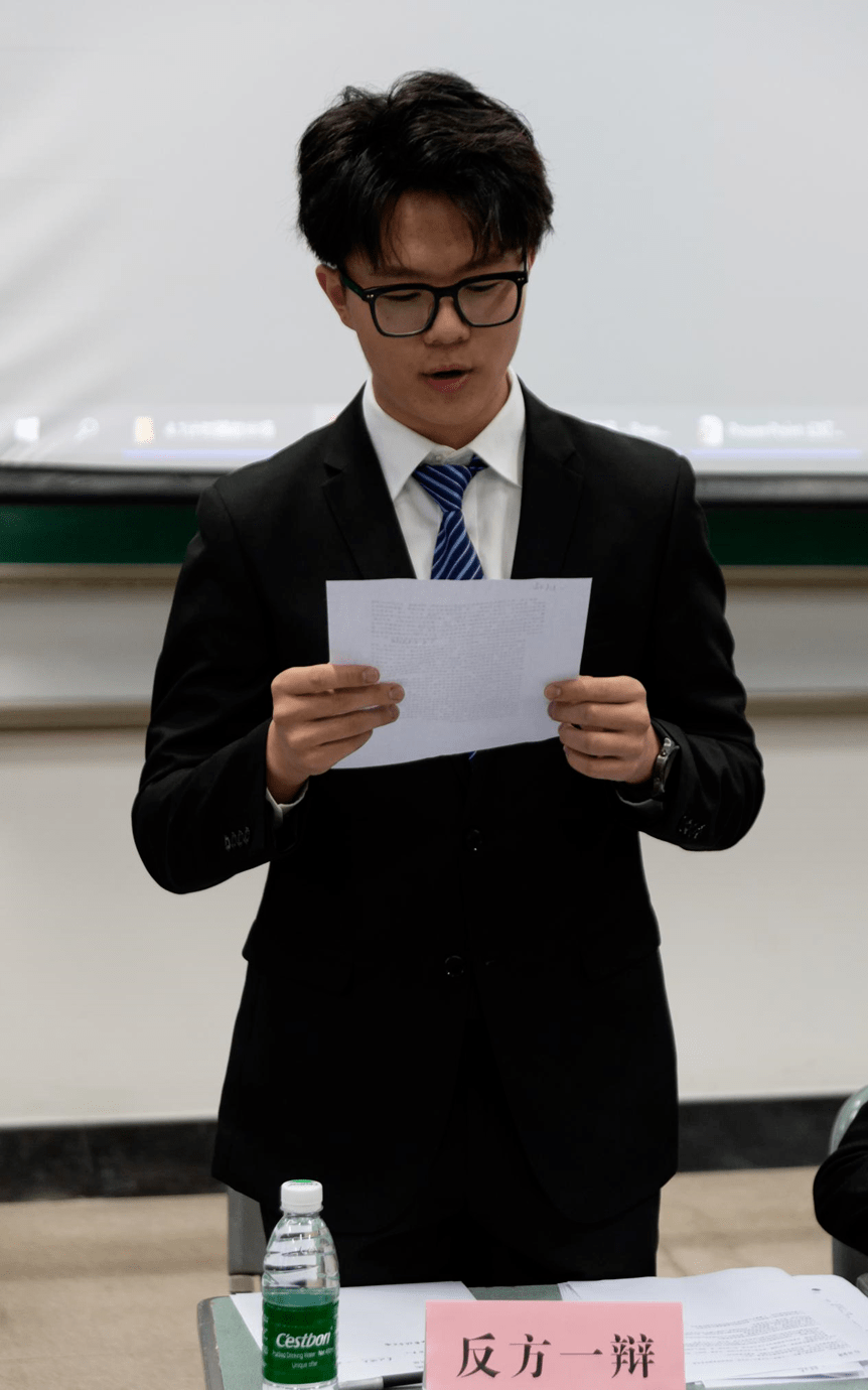 琦三辩刘蔚四辩孔维信图文 | 大学生文化素质教育中心编辑 | 杨若菡