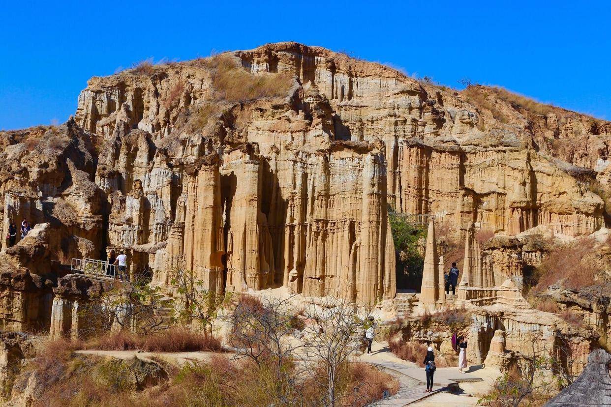 最典型的土林地貌特征、世界上一大奇妙自然奇观——云南元谋土林_新华_班果河_面积