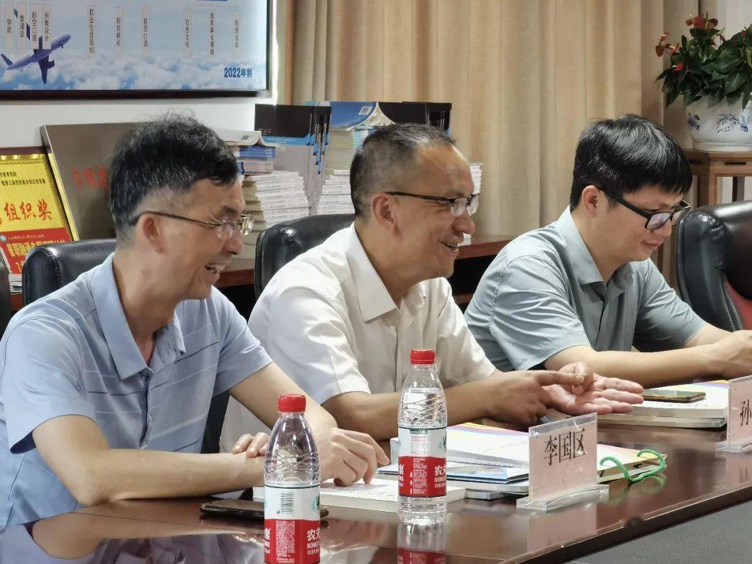 春意盎然时 校园迎宾至
