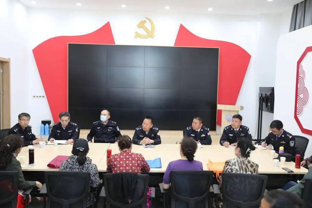内蒙古监狱管理局局长牛芳泽接待来访群众_信访_相关_工作