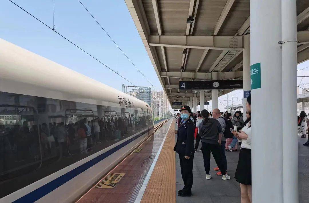 眉山站,眉山东站迎来客流高峰_旅客_服务_需求