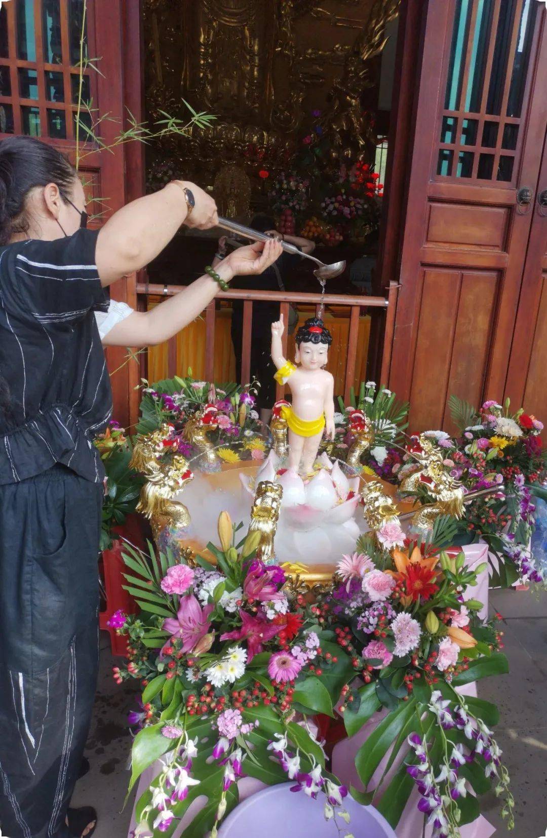 浴佛节 | 恭迎释迦牟尼佛圣诞_佛陀_功德_清净