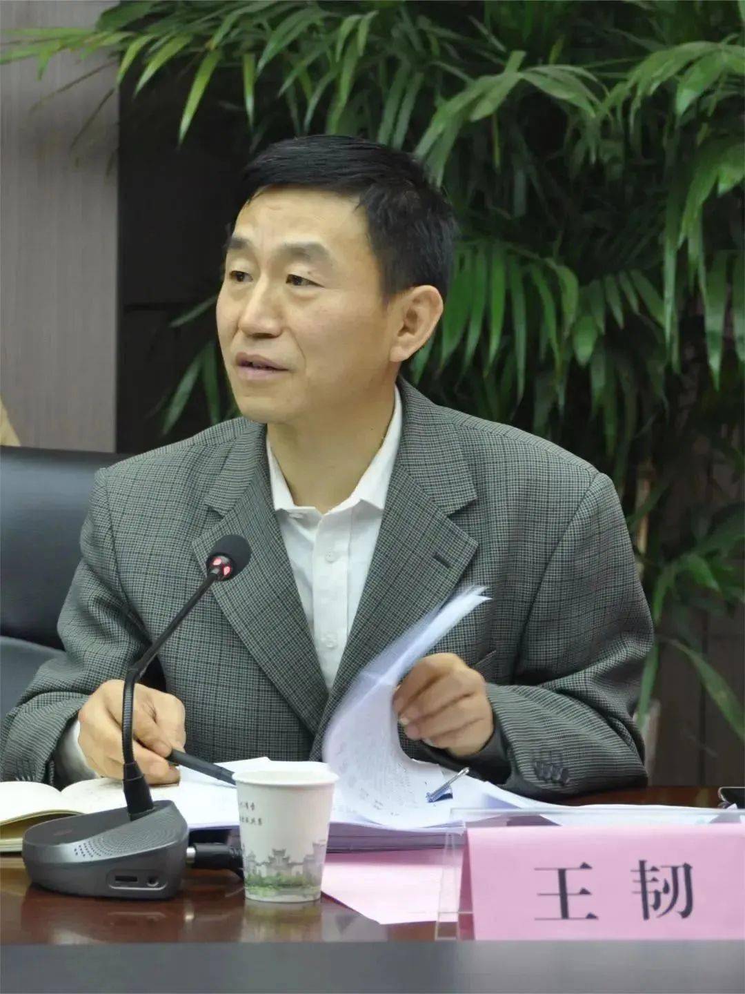 市人民检察院第四检察部副主任吴寒冰市人民检察院第一检察部副主任荣