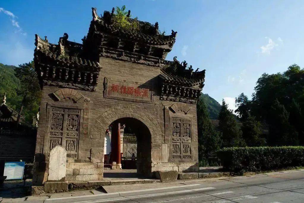 假日第三天,让我们前往中国最美茶乡——西乡县,这里的樱桃沟景区的