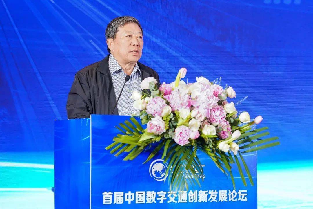 中国交通运输协会副会长兼秘书长李刚,四川省交通运输厅党组成员,副