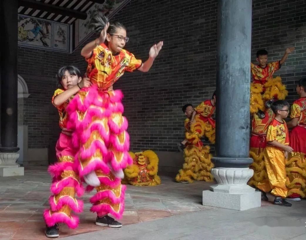 虎门白沙小学少年醒狮队出征获奖!_大赛_表演_动作