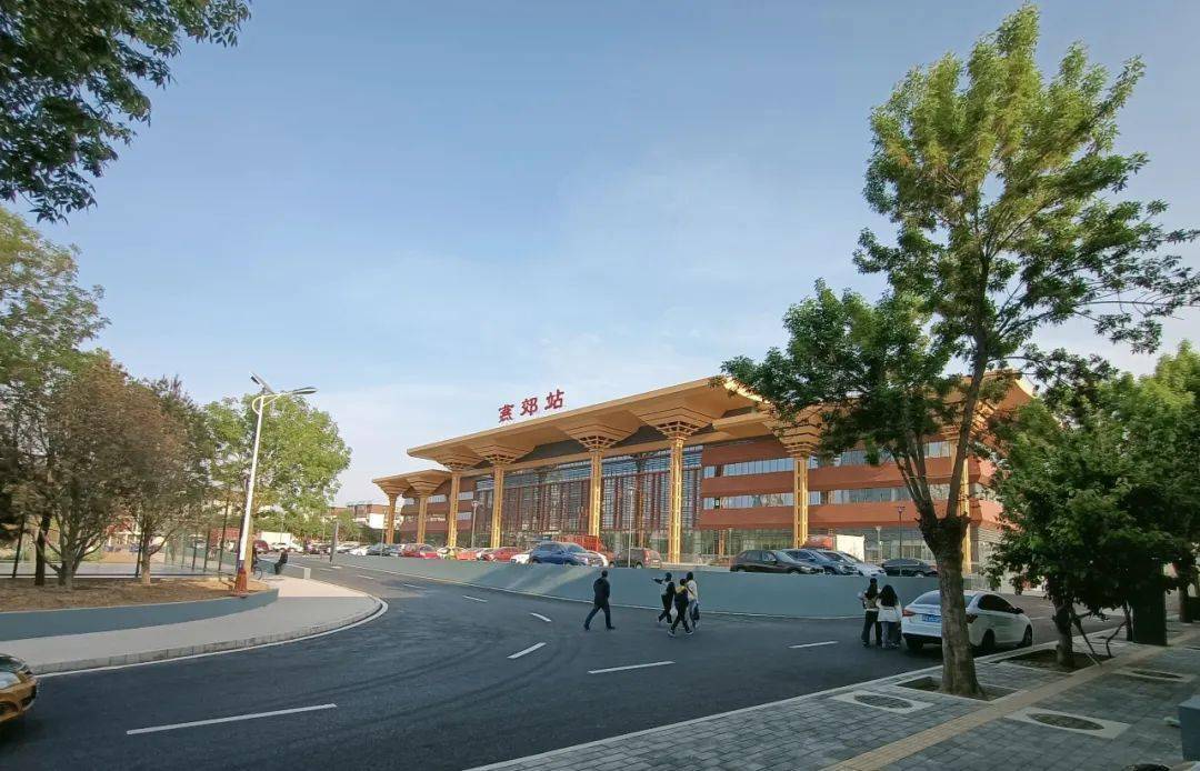 燕郊站站前广场完成升级改造并投入使用_入口_旅客_周边