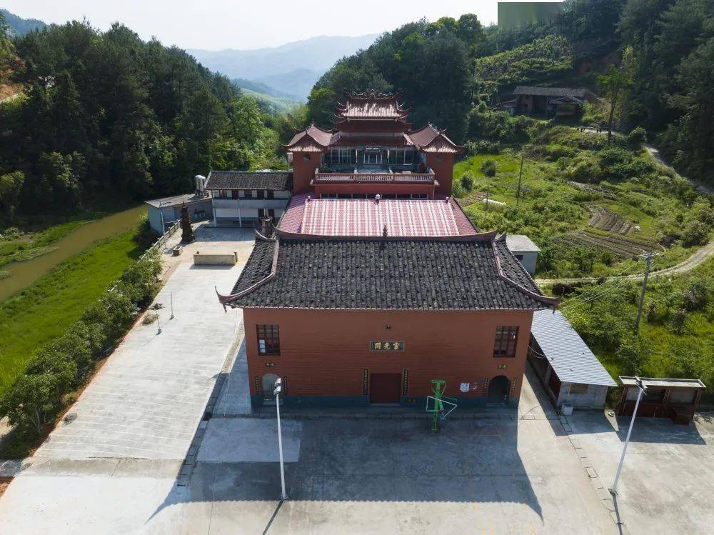 谋生岩城路 霞光彩虹飞_摄影_范玉惠_霞拔乡