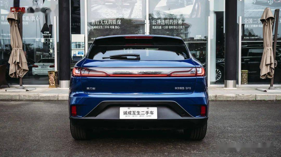不仅能持家，还得追的上V8，12万多！【赛力斯SF5 华为智选四驱版】_搜狐汽车_搜狐网