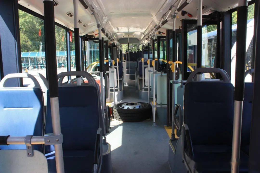 5.4青年节 发个曾经的青年jnp6142gc支线机场摆渡车