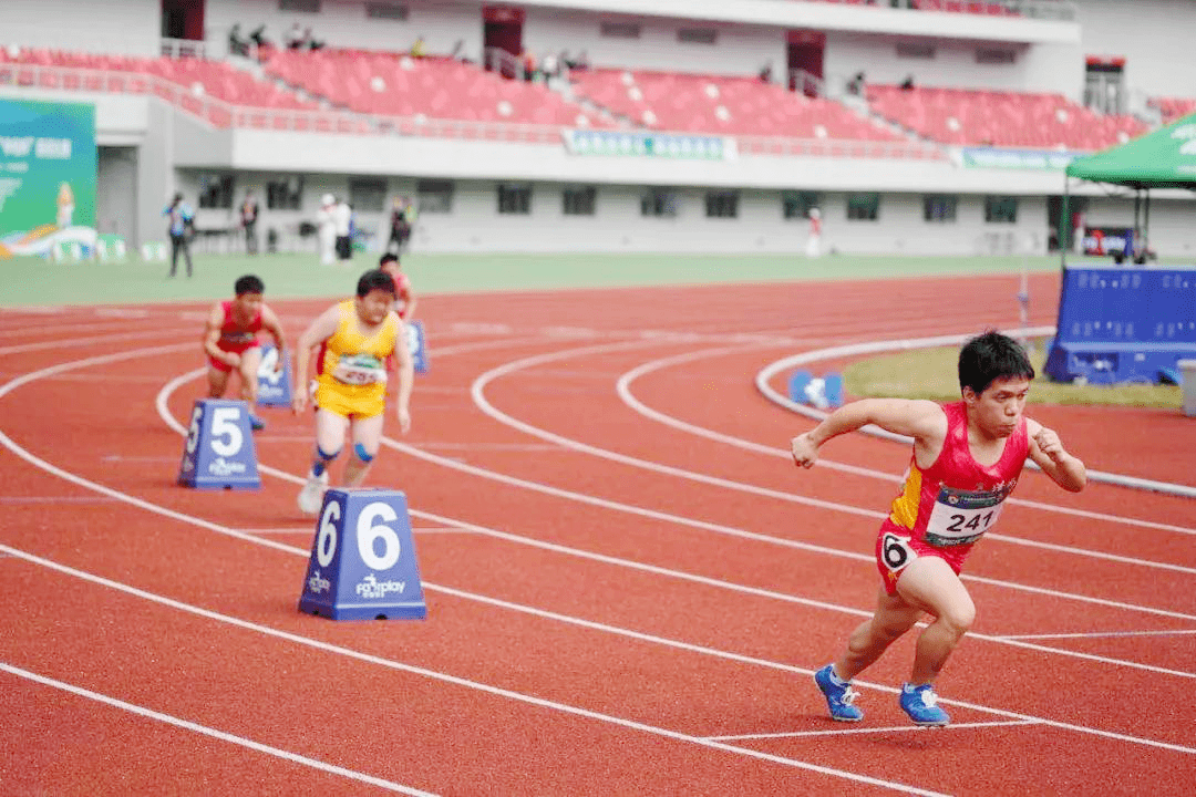 盤亞二貴,今年26歲,在2021年11月,盤亞二貴被清遠市殘聯選中並參加了