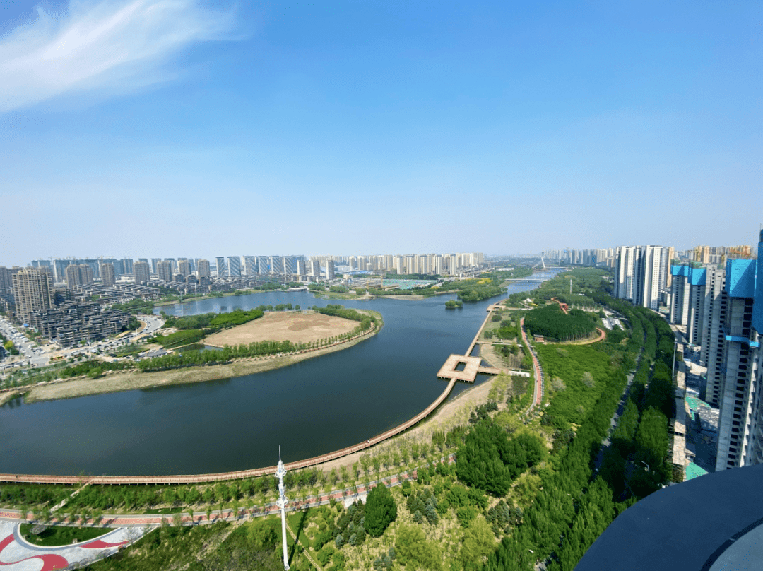 河岸打造了多个市民公园,包括七星公园,人杰湖公园等等