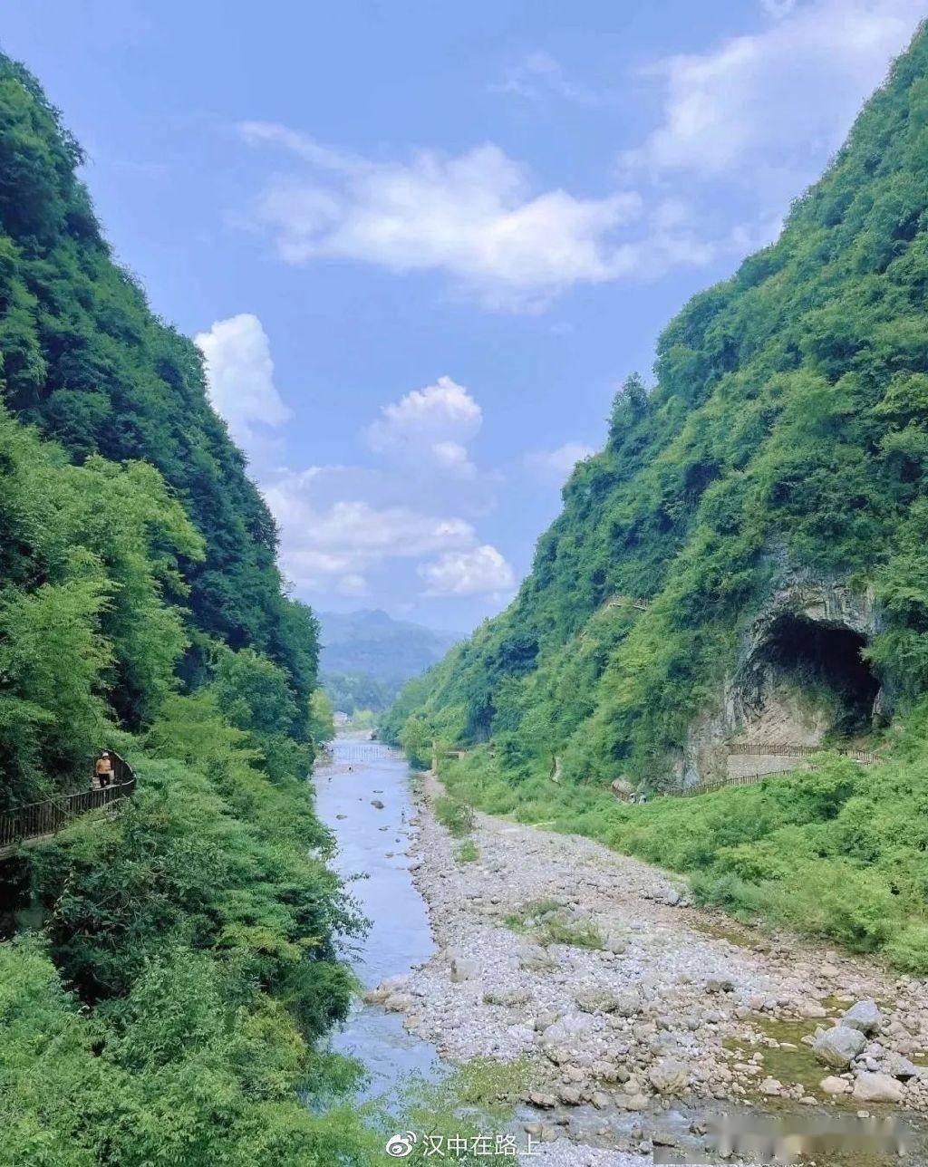 骆家坝回龙大峡谷图片