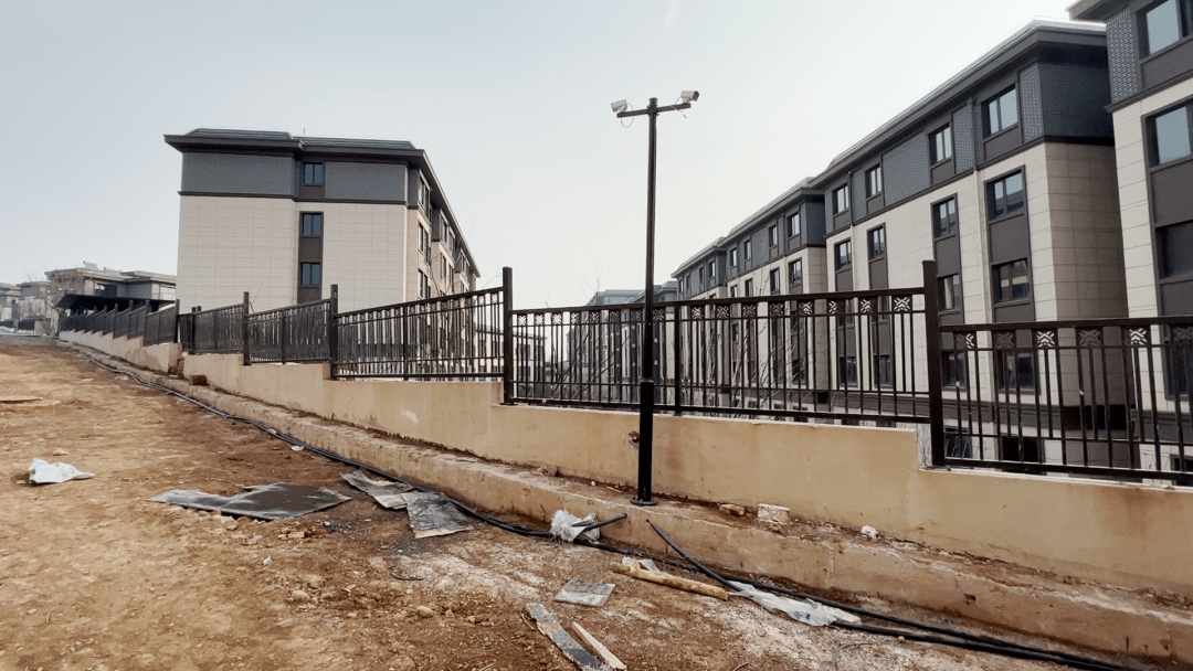 据阳光城晋阳府业主提供的《商品房买卖合同》及补充协议显示,双方