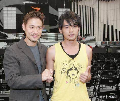 张学友探班周杰伦 两大天王合体 周杰伦秒变小迷弟_演唱会_香港_什么