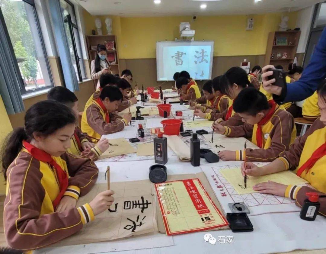 石家庄市青少年书画家协会组织开展书法公益课堂进校园活动_弘扬_传统