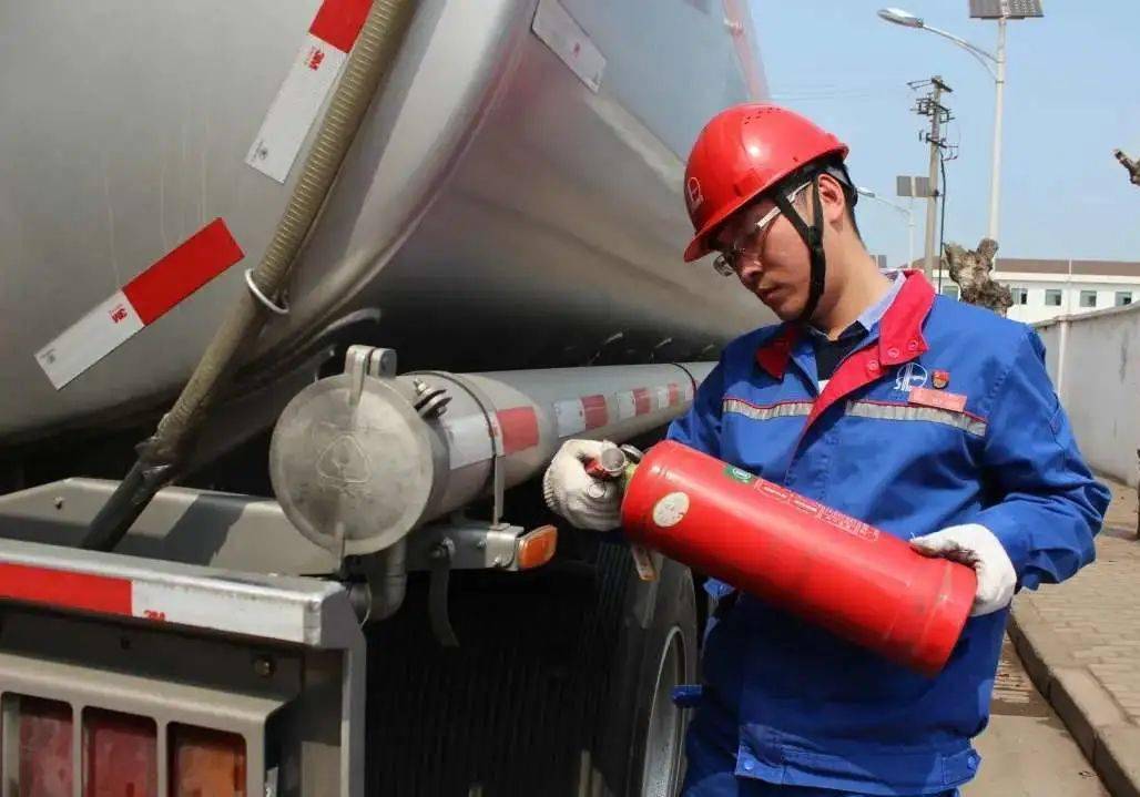 祝贺!长山油库夏立宇获评江阴市文明职工_应急_公司_岗位