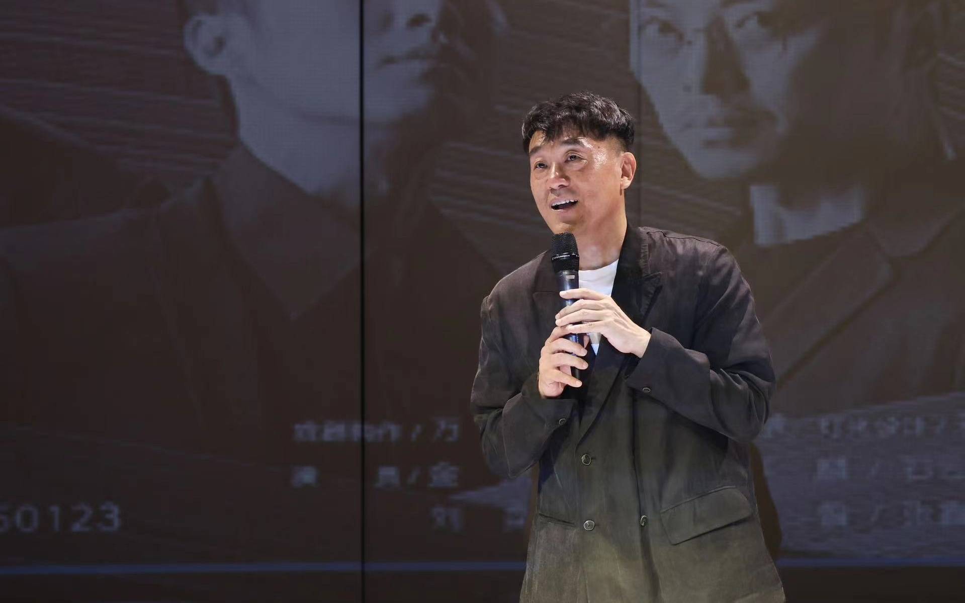 何冰在北京人艺首执导筒,以当下视角重新解读《赵氏孤儿》_作品_舞台