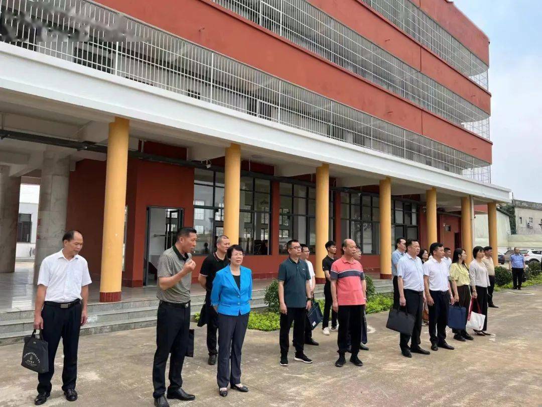 黄桂林到荷城第六中学督查学校建设及运营情况_教育_未成年人_贵港市