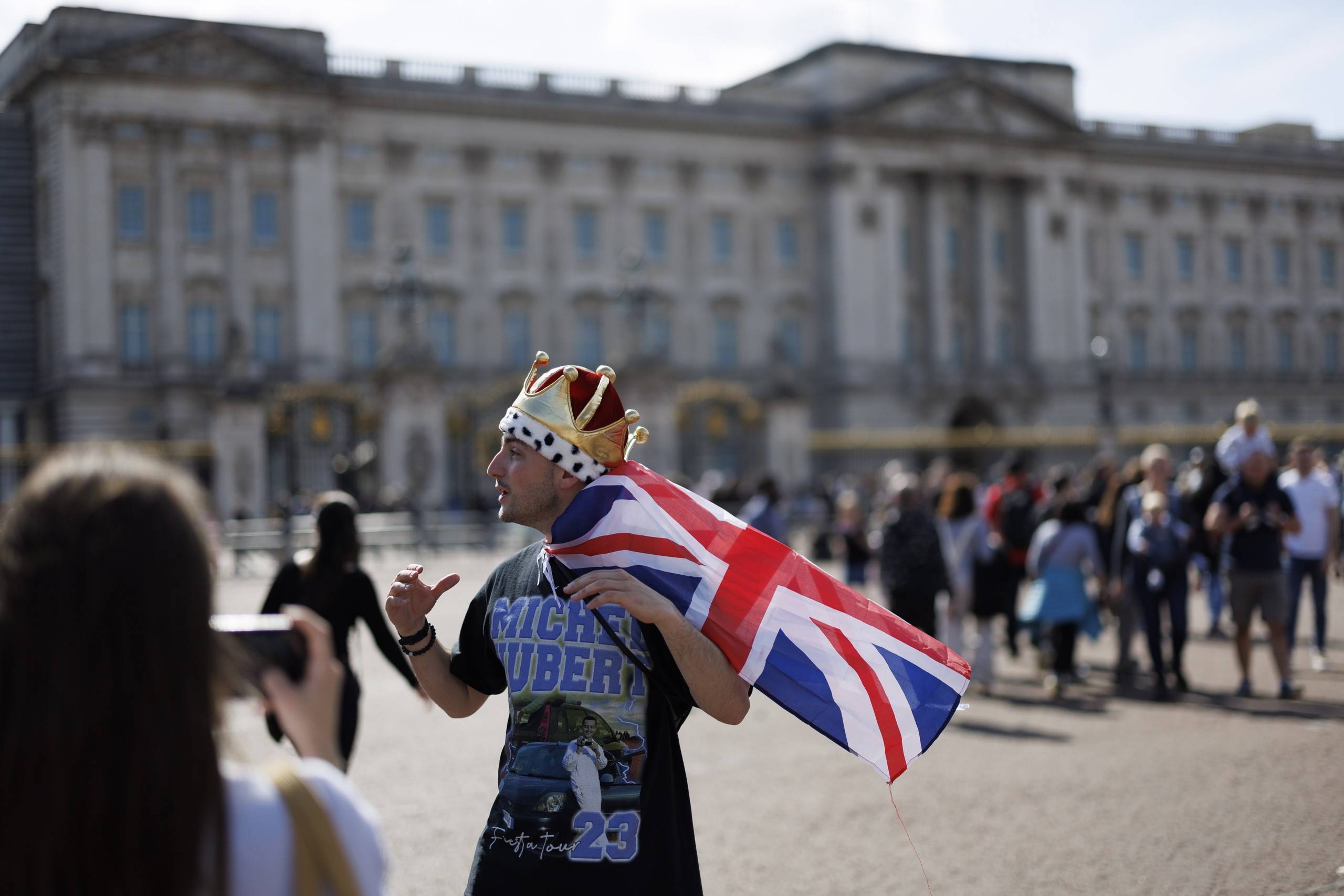 查爾斯三世加冕禮落幕:雨中的慶典和逐漸降溫的民眾熱情_英國_倫敦