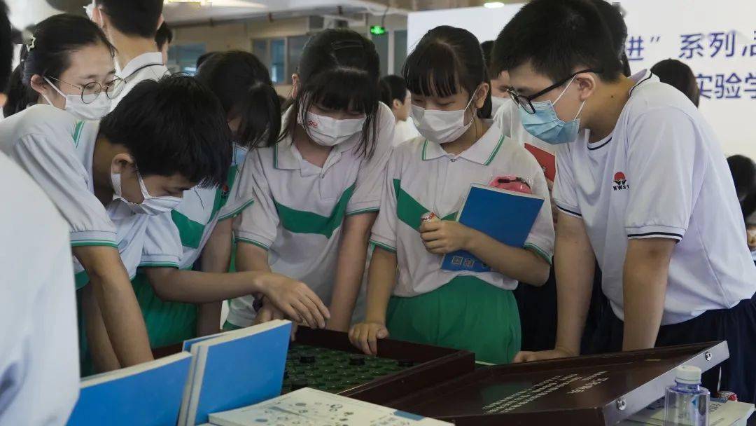 科普"四进"系列活动走进广州市南武实验学校_展位_八音盒_科学