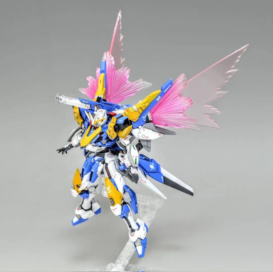 你不会真的以为这是v2高达吧!