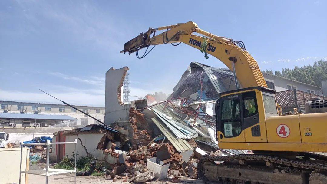 本报讯(记者 惠亮)"持续发力,一下子拆除10栋房屋!