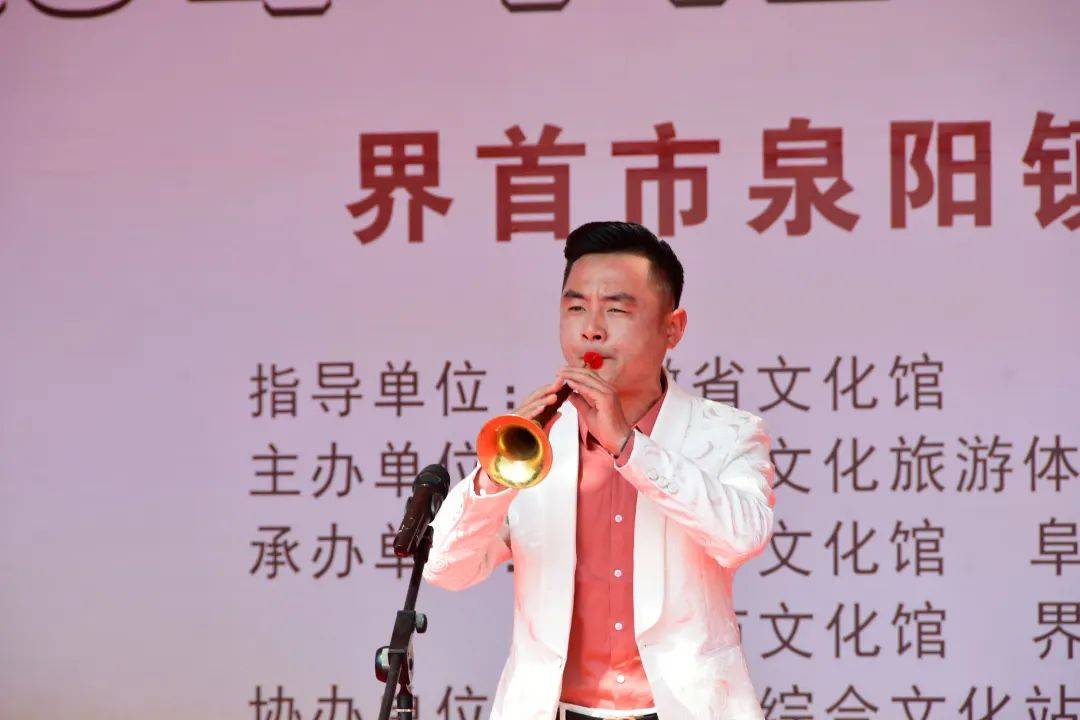 一个个"演艺达人"正从人群中走向舞台中央——如临泉县鲖城镇八里槐村