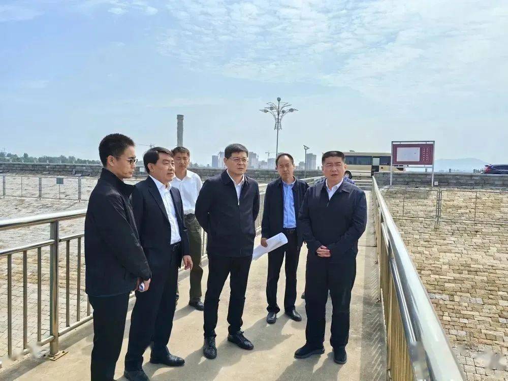 沂源县委副书记,县长张涛,市生态环境局沂源分局局长张宗刚陪同调研.