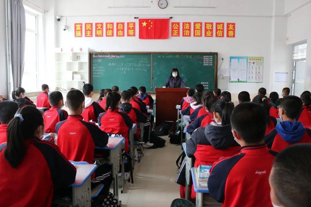 67训"练"有素,临"震"不慌——阿伦中学开展地震应急疏散演练_减灾