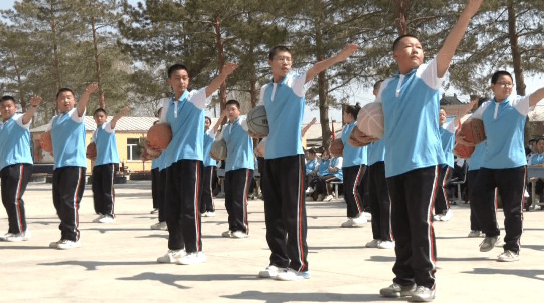 巴彦县第三中学举行第三届动感篮球操比赛
