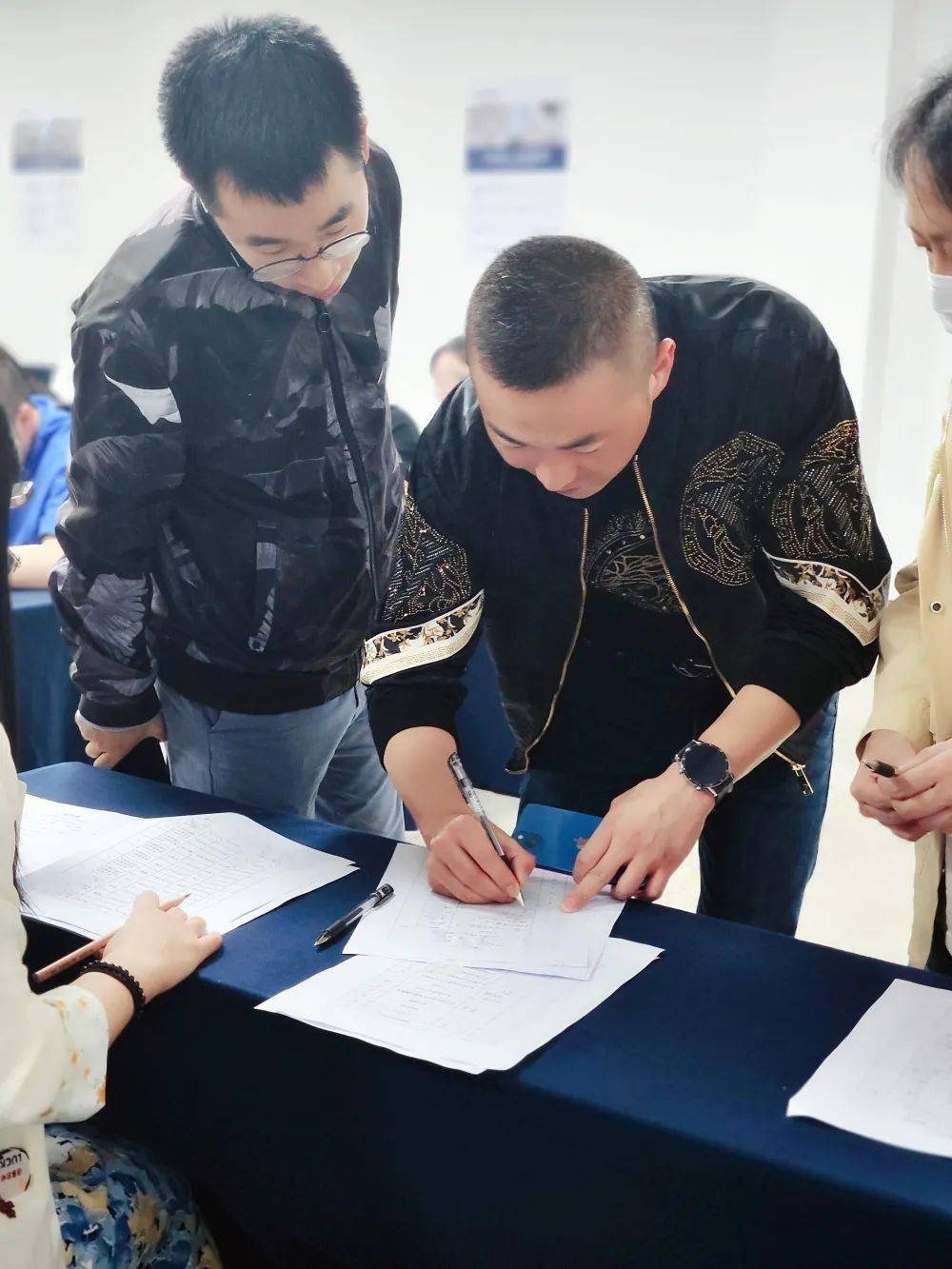 新吴区劳动监察大队长石磊,人力资源管理服务中心周阿林,劳动监察大队