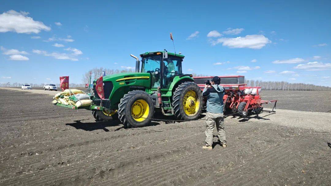 【走进春播一线】火红的高粱 红火的日子_种植_大西江农场_经营