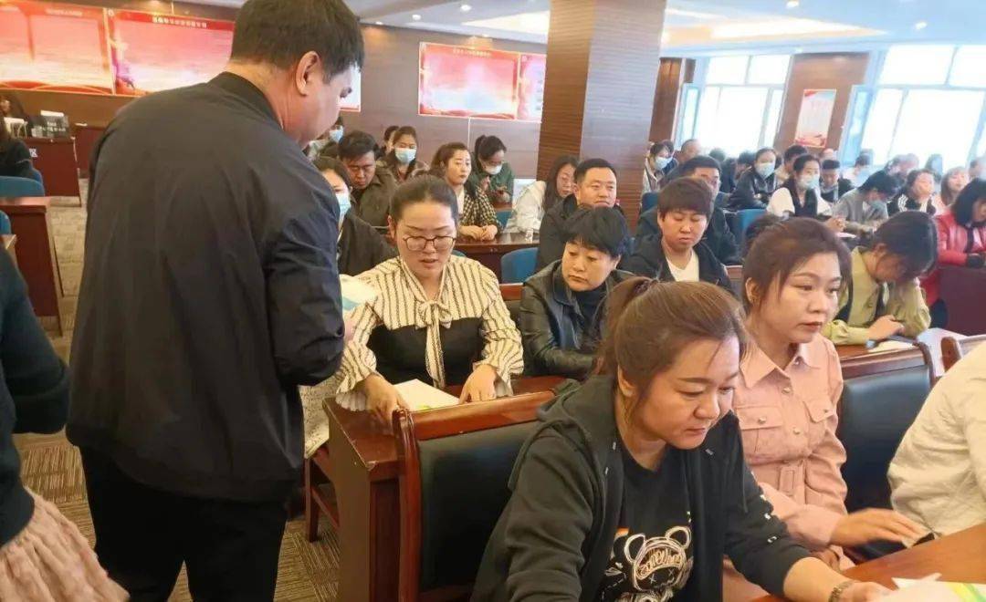 那吉镇：为班子提升充电 为基层工作赋能——2023年度社区（村）“两委”及网格员培训