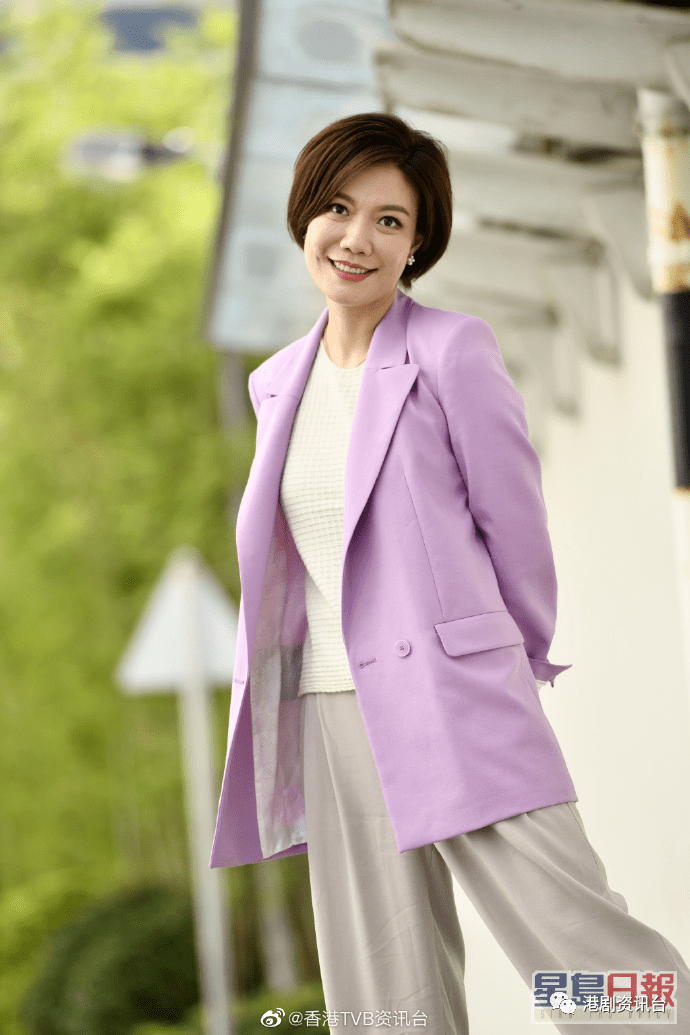 42岁龙婷认单身唔会拣圈中人拍拖!