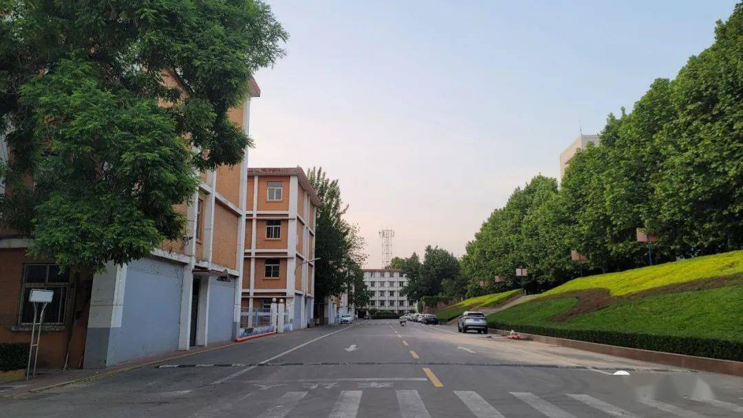 初夏的山西师范大学临汾老校区是什么样子?
