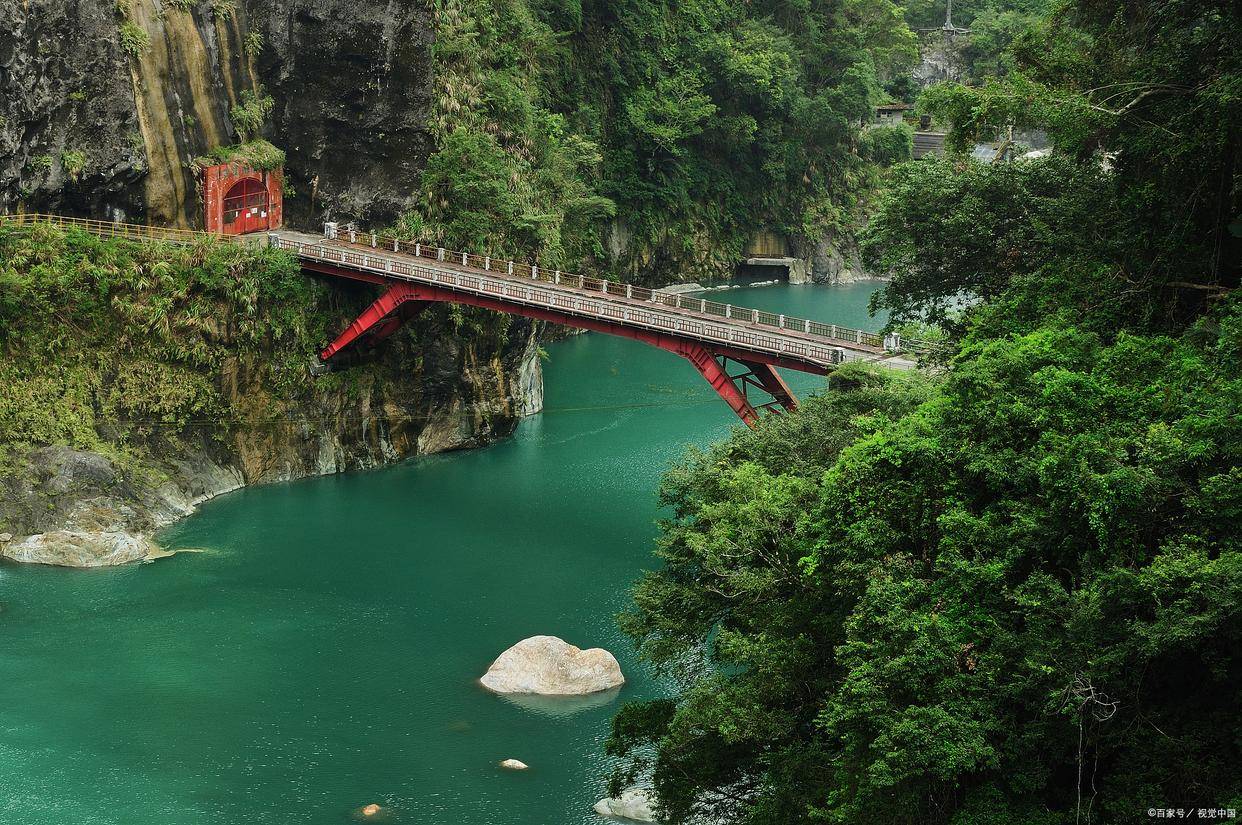 你敢不敢坐湖北網紅浮橋?一車人沉水底,只因這個原因!_旅遊_事故_景區