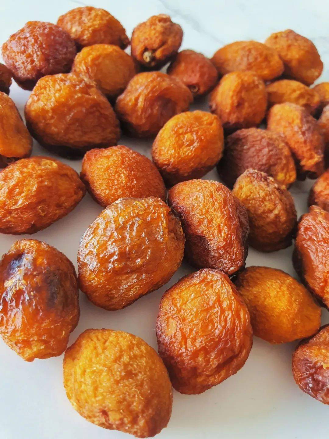 你们盼了3年的新疆库车小白杏干,终于来了!_果肉_带着_美食