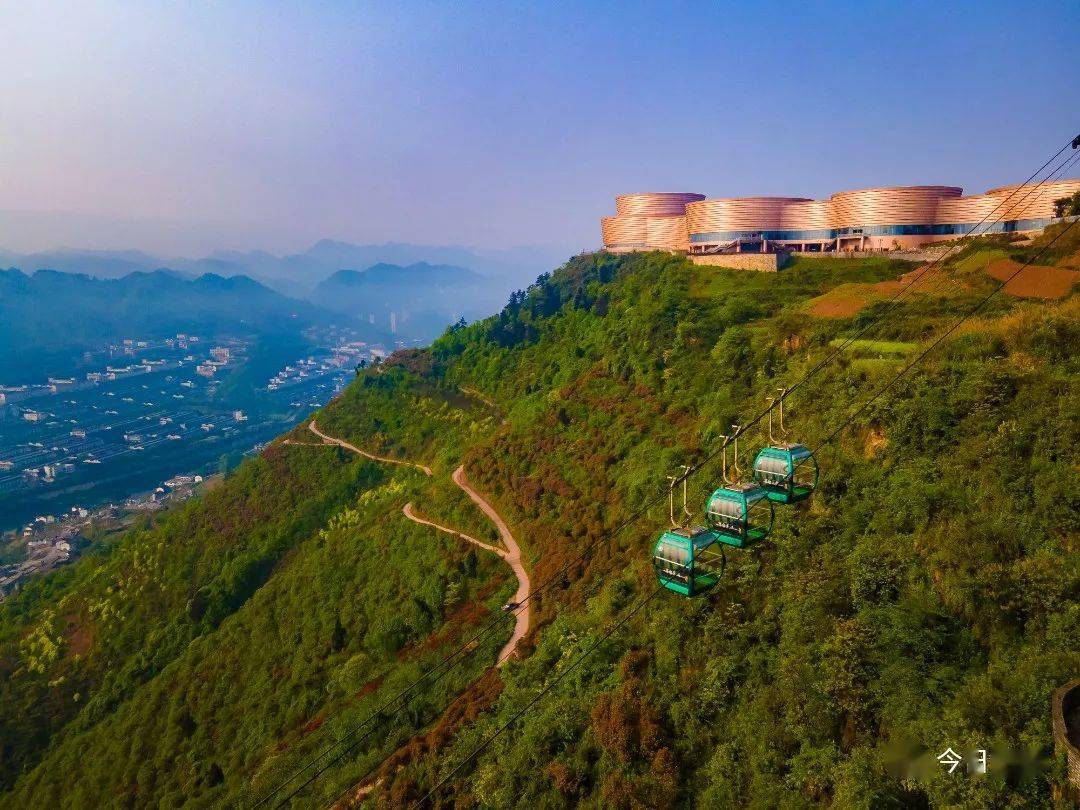 下一步,天酿景区将立足茅台镇特色酒文化资源,继续延伸创意表达空间