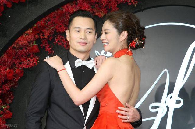 而在此背后,安以轩的感情史却并不如人所愿